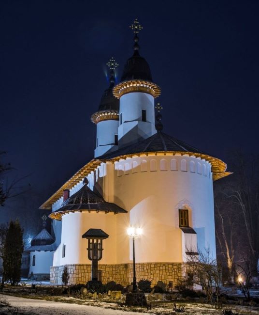biserica manastirii varatec